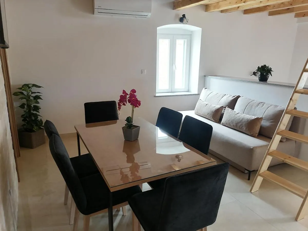 Apartments Ivana Trogir